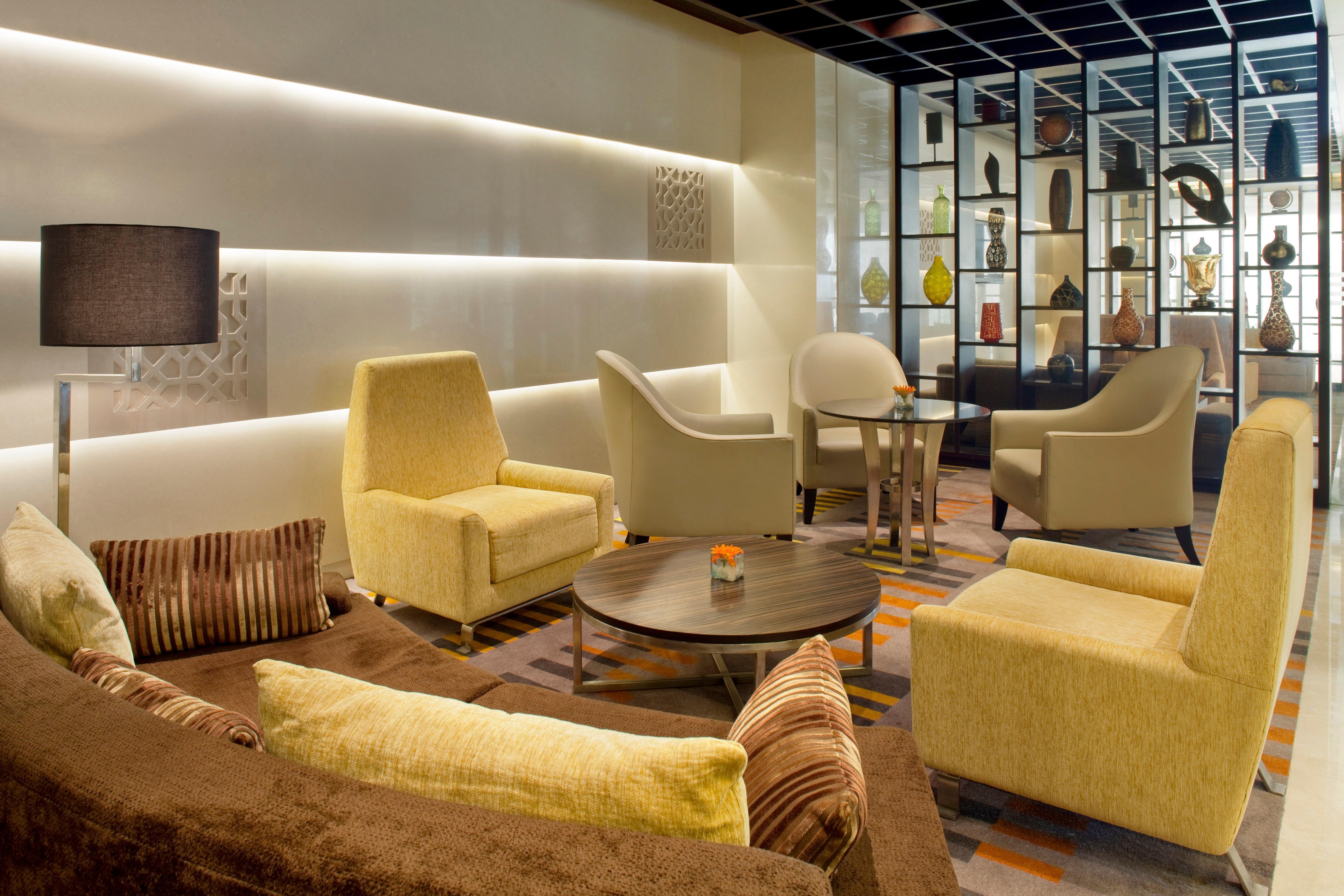 Holiday Inn Mumbai International Airport By Ihg Exterior foto The lounge at the airport