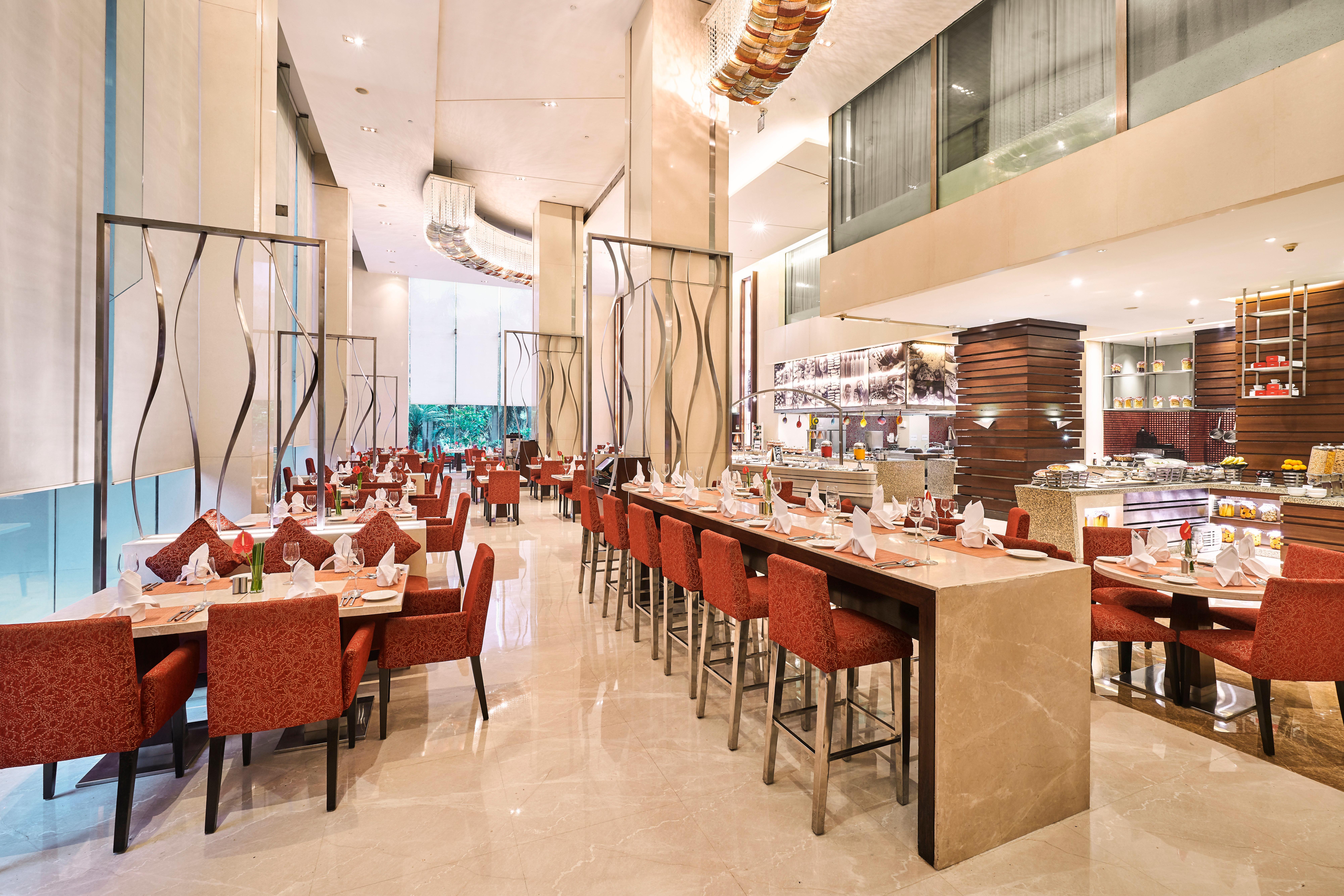 Holiday Inn Mumbai International Airport By Ihg Exterior foto The restaurant