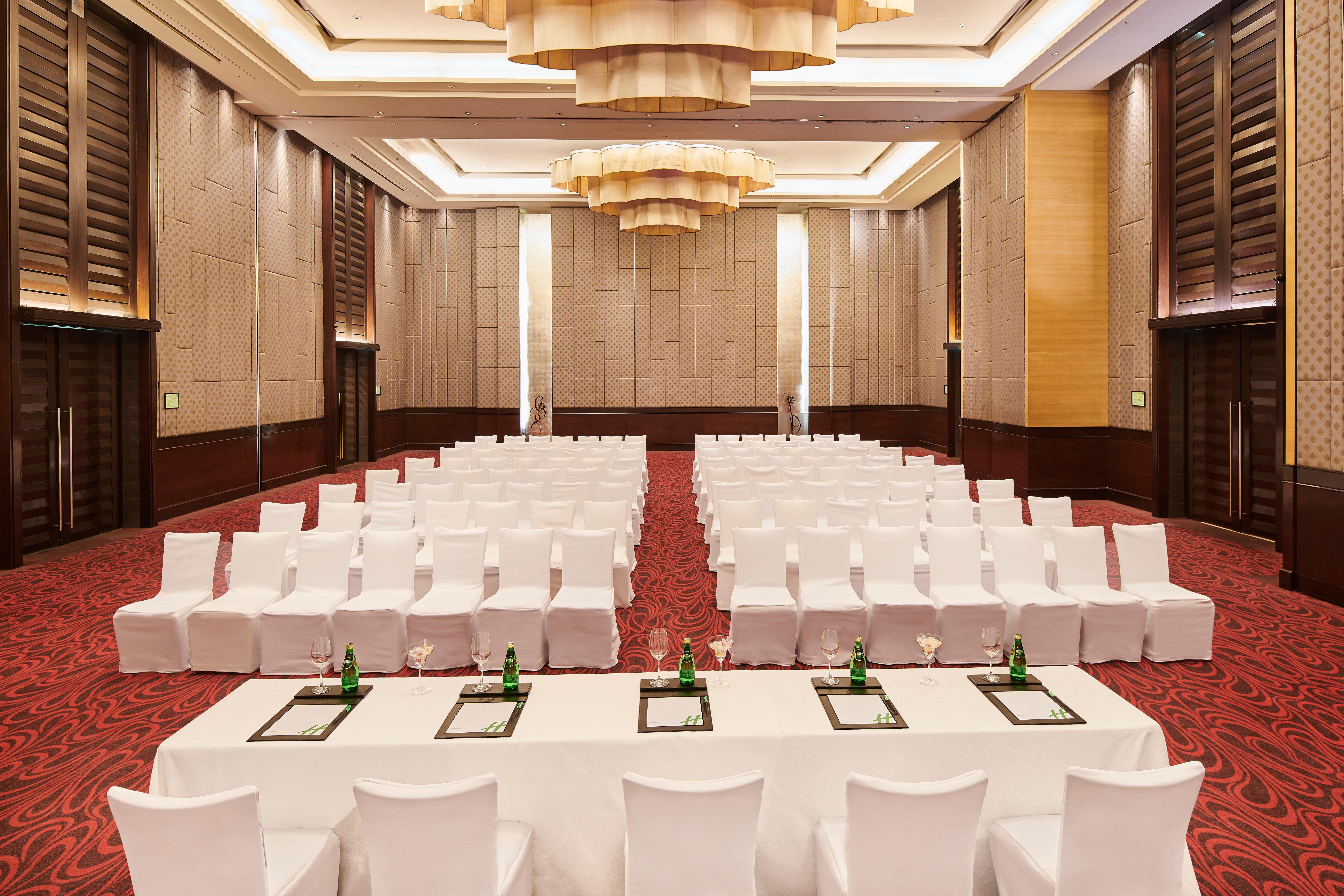Holiday Inn Mumbai International Airport By Ihg Exterior foto The Grand Ballroom